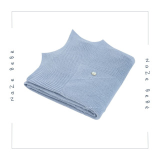 Toquilla de punto para bebé en azul tiza. Colección Glaciar. Marca Paz Rodríguez. Temporada Invierno 2025.