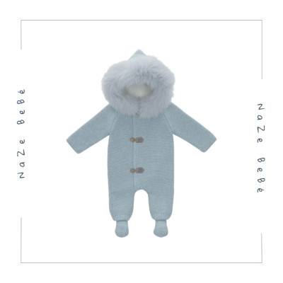 Buzo de punto con capucha de pelo natural en varios colores. Marca Martín Aranda. Temporada Invierno 2025.