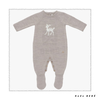 Pelele enterizo para bebé en color topo. Colección Taupe de la marca Martín Aranda. Nueva temporada invierno 2024.